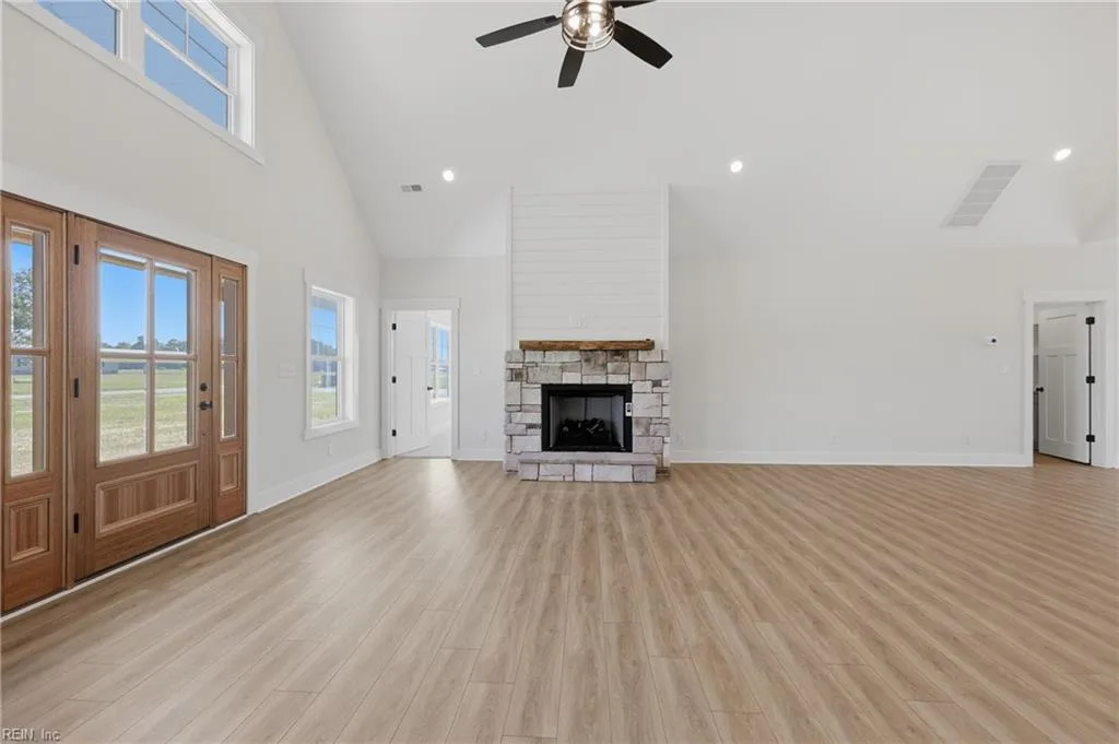 14002 Old Suffolk RD, WINDSOR VA 23487 thumb 6
