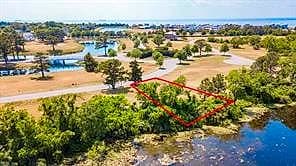 19 Bridgeton DR, CAPE CHARLES VA 23310 - Photo 4