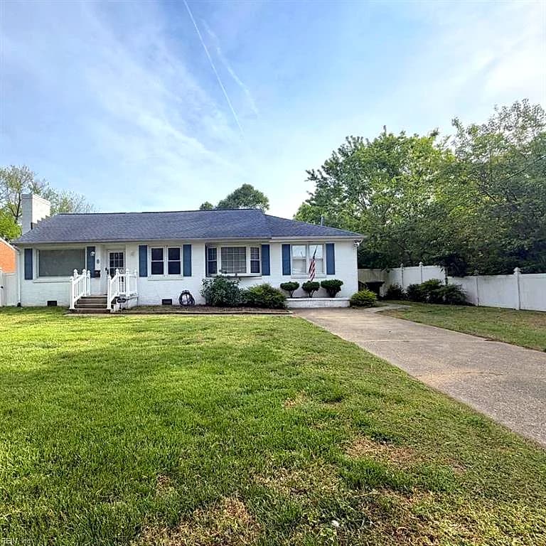 8 S Greenfield AVE, HAMPTON VA 23666 - Main photo