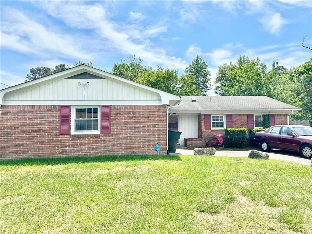702 Dresden DR, NEWPORT NEWS VA 23601 - Photo 2