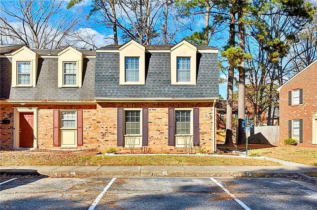 380 Circuit LN #F, NEWPORT NEWS VA 23608 - Photo 2