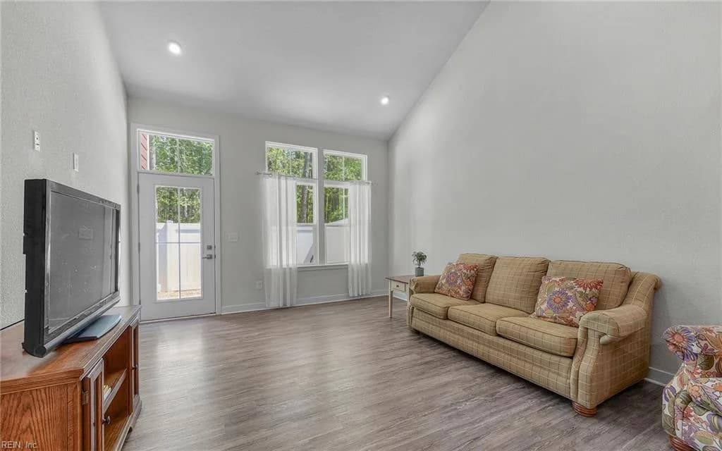 1601 Mary Lou LN, CHESAPEAKE VA 23323 thumb 7
