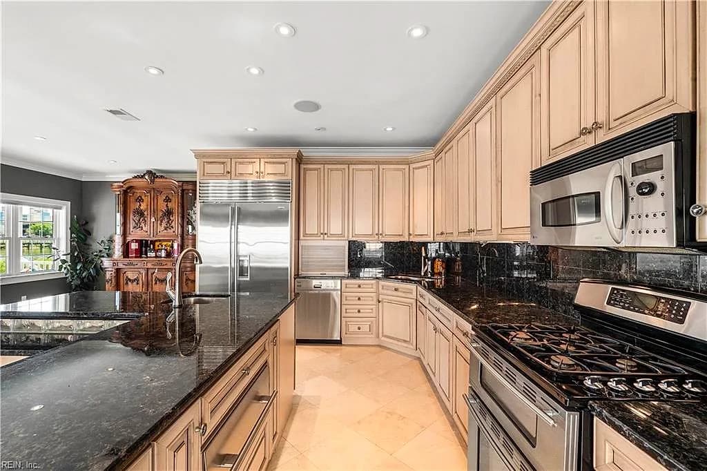 821 Arctic AVE, VIRGINIA BEACH VA 23451 thumb 11