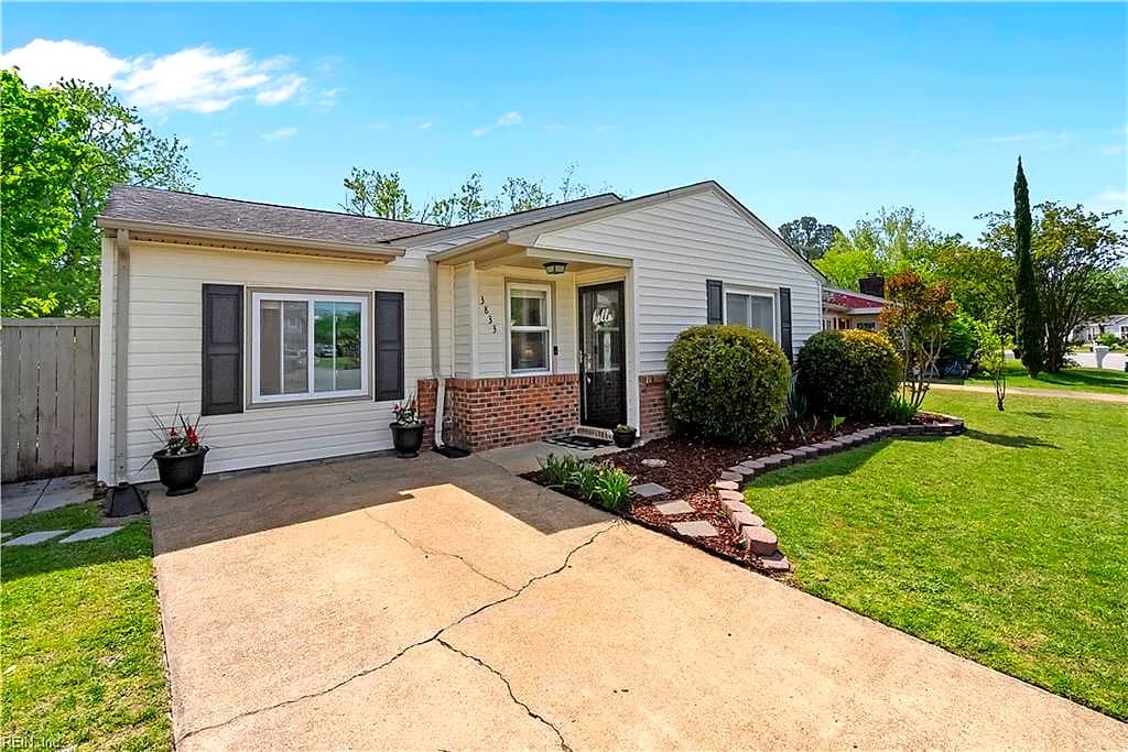 3833 Sunstream PW, VIRGINIA BEACH VA 23456 - Main photo