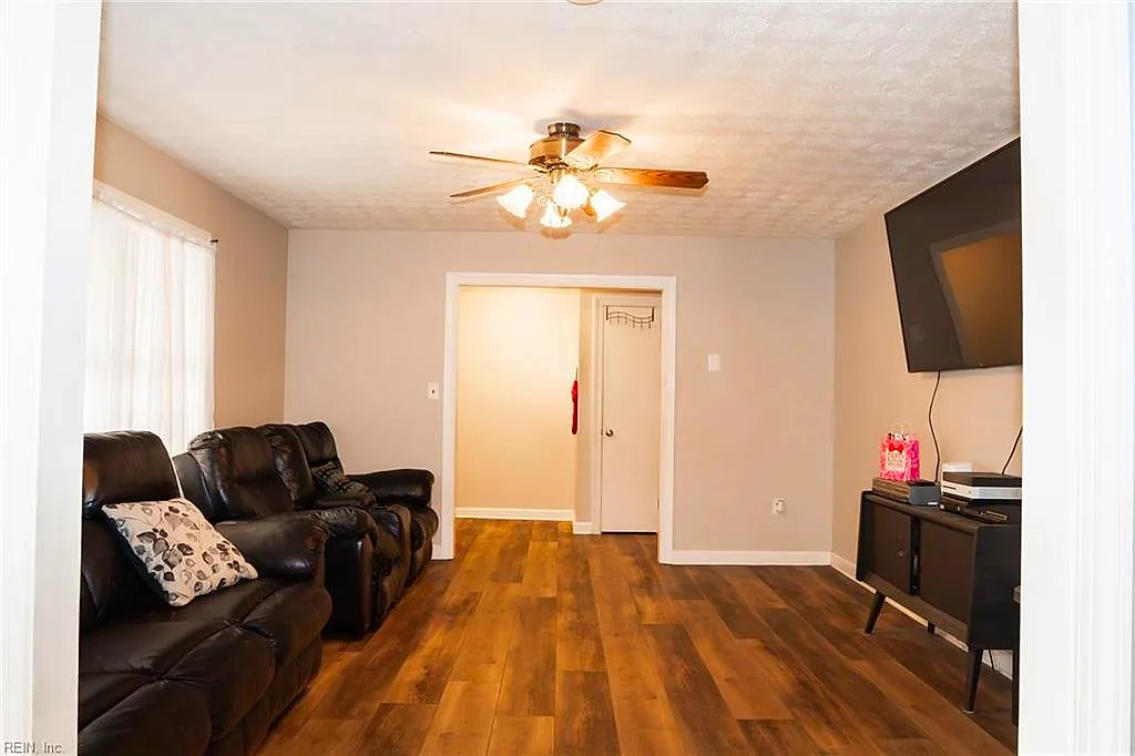 5257 Chestnut Fork RD, GLOUCESTER VA 23061 - Photo 3