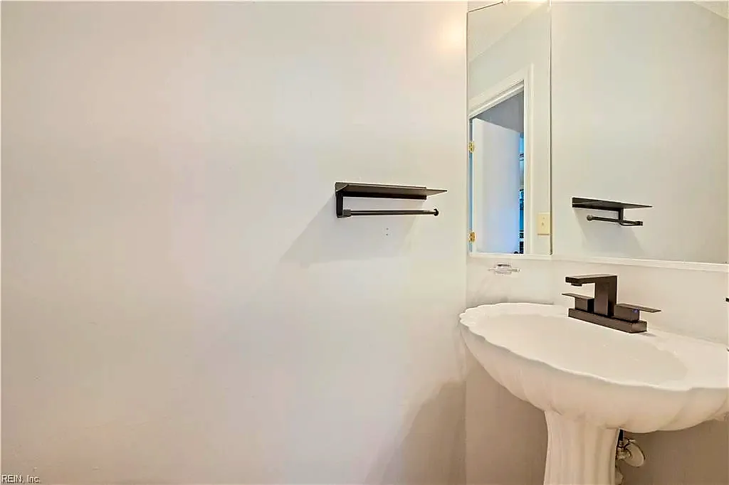 12811 Daybreak CIR, NEWPORTNEWS VA 23608 thumb 7