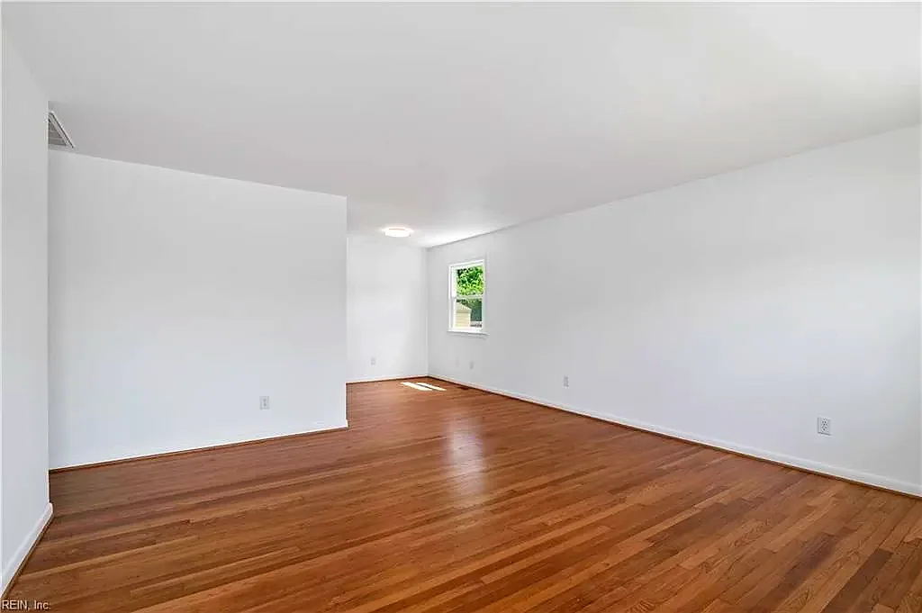 8506 Orcutt AVE, HAMPTON VA 23605 - Photo 5