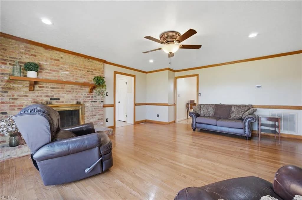 702 Lipton DR, NEWPORTNEWS VA 23608 thumb 8