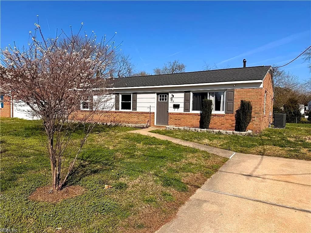 720 Pelham DR, HAMPTON VA 23669 - Main photo
