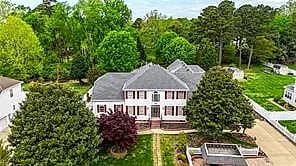 30 Holloway RD, NEWPORT NEWS VA 23602 - Photo 3