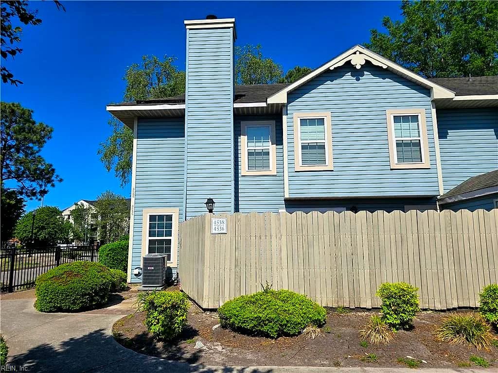4536 Genoa CIR, VIRGINIA BEACH VA 23462 - Main photo