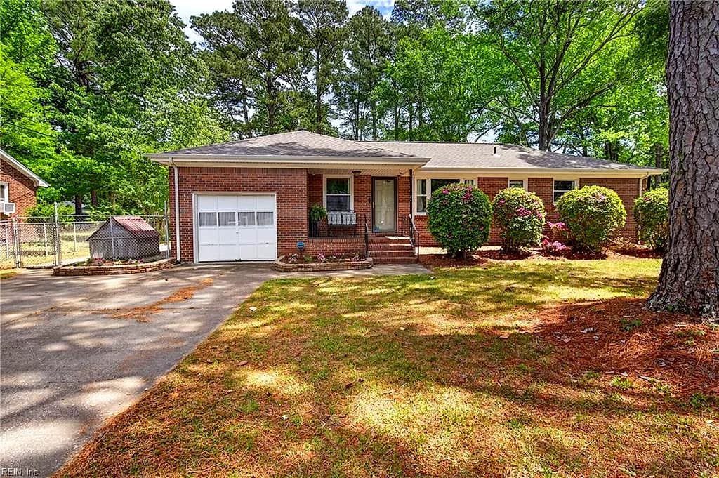133 Mann DR, CHESAPEAKE VA 23322 - Main photo