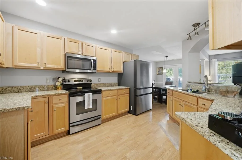 2572 Seven Kings RD, VIRGINIABEACH VA 23456 thumb 10