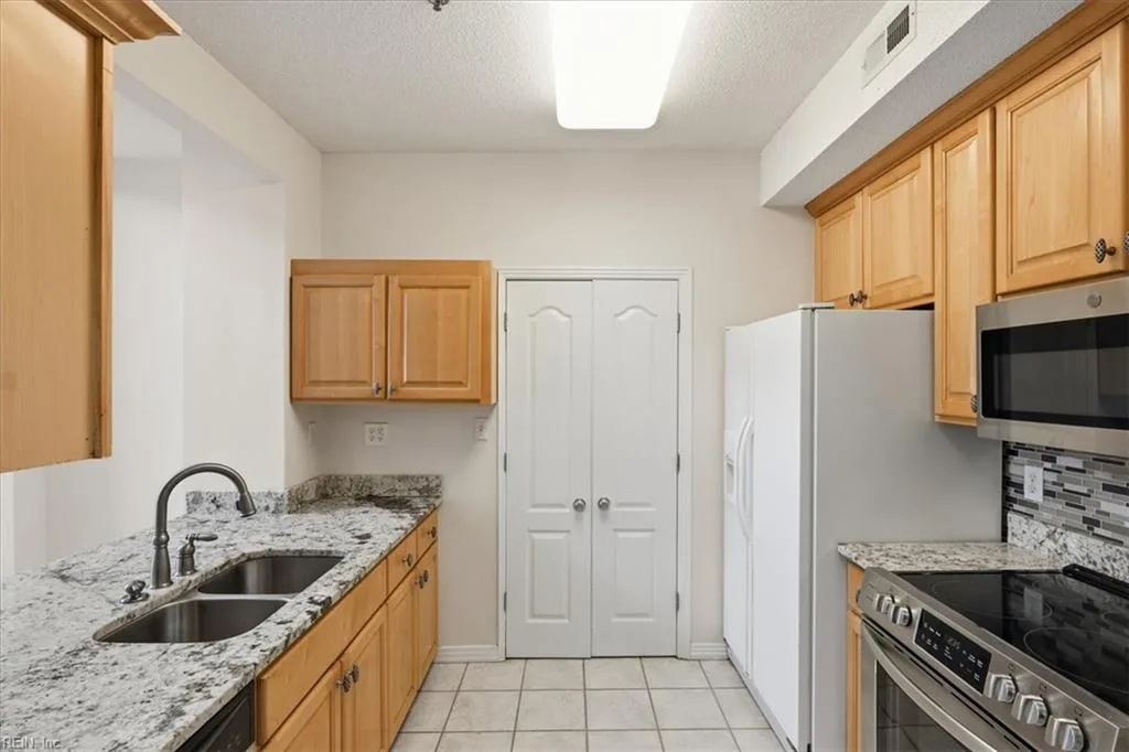 2320 Sea Shell RD #203, VIRGINIABEACH VA 23451 thumb 11