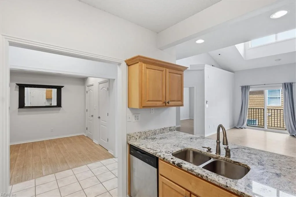 2320 Sea Shell RD #203, VIRGINIABEACH VA 23451 thumb 12