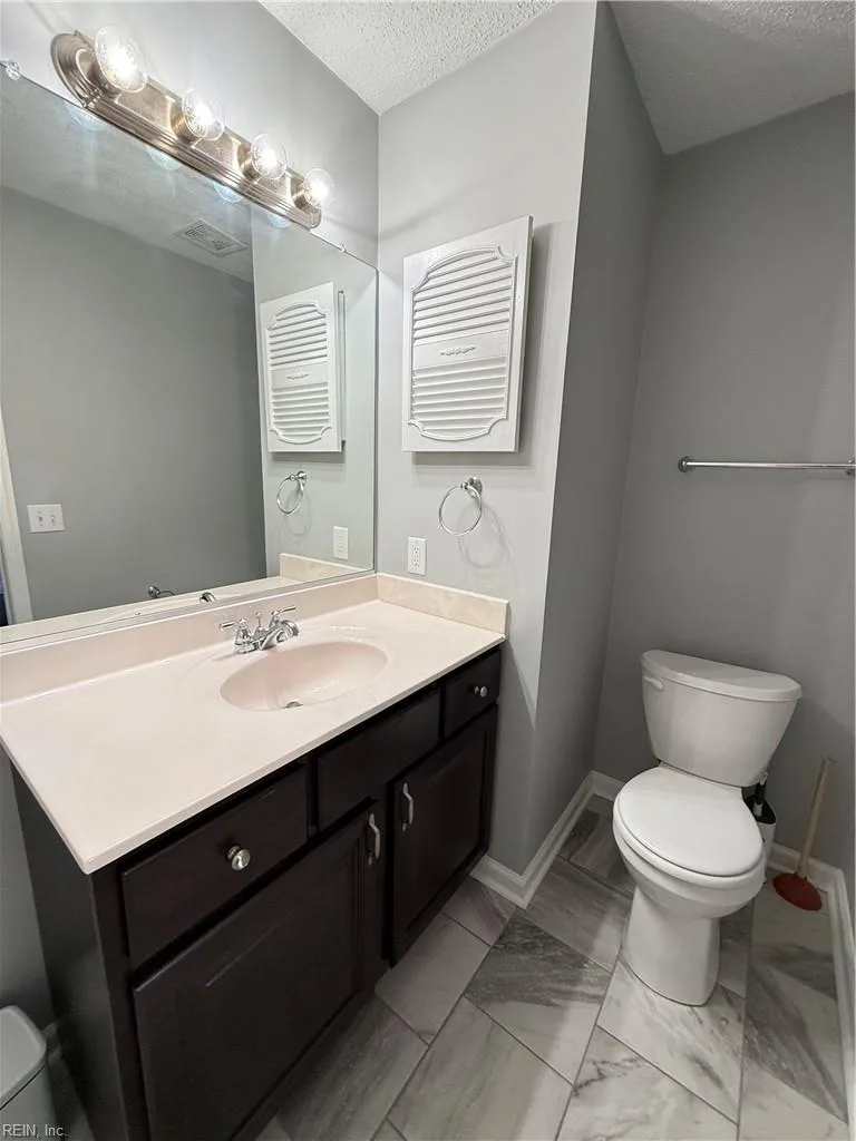 106 Kingsbridge LN, YORKTOWN VA 23692 thumb 12