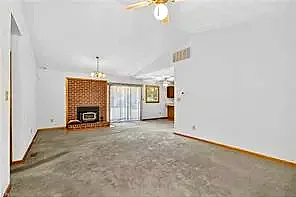 215 Woodbury Forrest DR, HAMPTON VA 23666 - Photo 4
