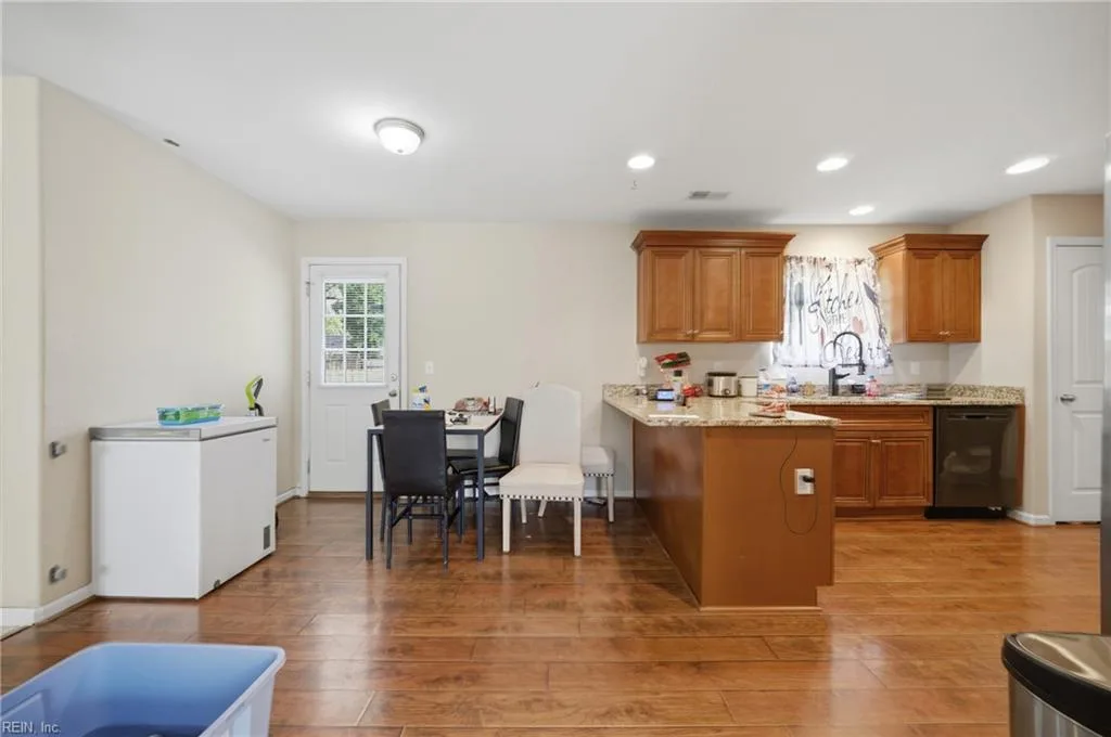 1112 Sir Gawaine DR, CHESAPEAKE VA 23323 thumb 11
