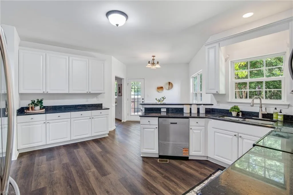 6991 Lakeside DR, HAYES VA 23072 thumb 10
