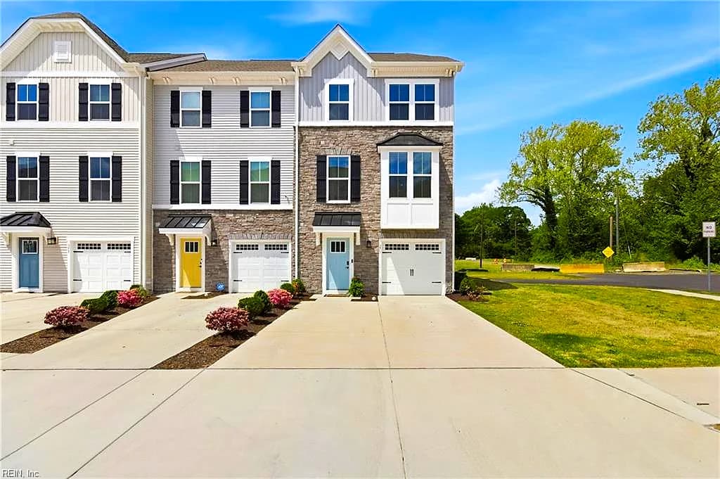 273 Falcon AVE, PORTSMOUTH VA 23701 - Main photo