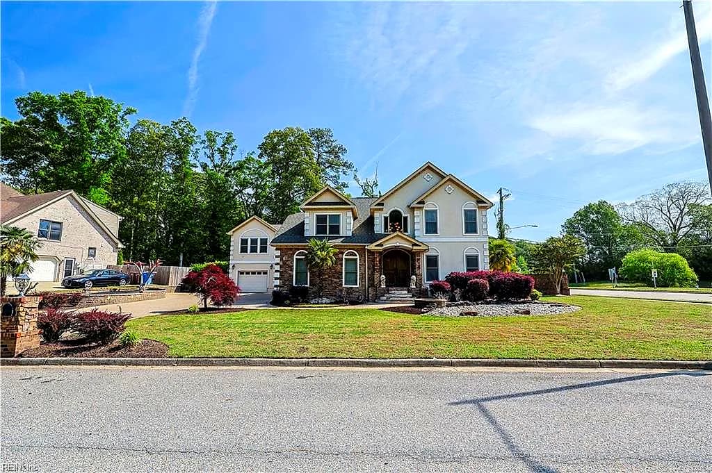 501 Shadow Brooke DR, CHESAPEAKE VA 23320 - Main photo