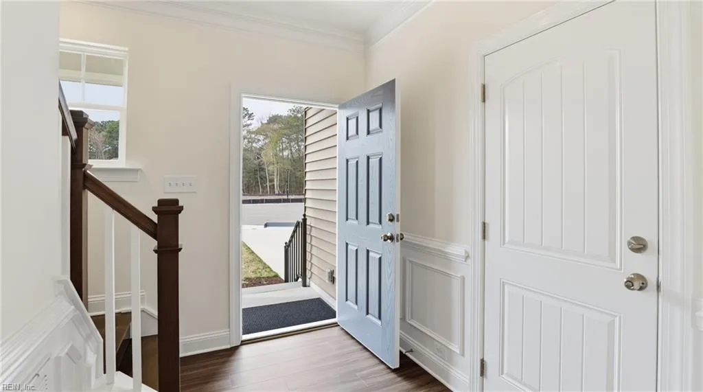 2047 Swiss LN, HAYES VA 23072 thumb 12