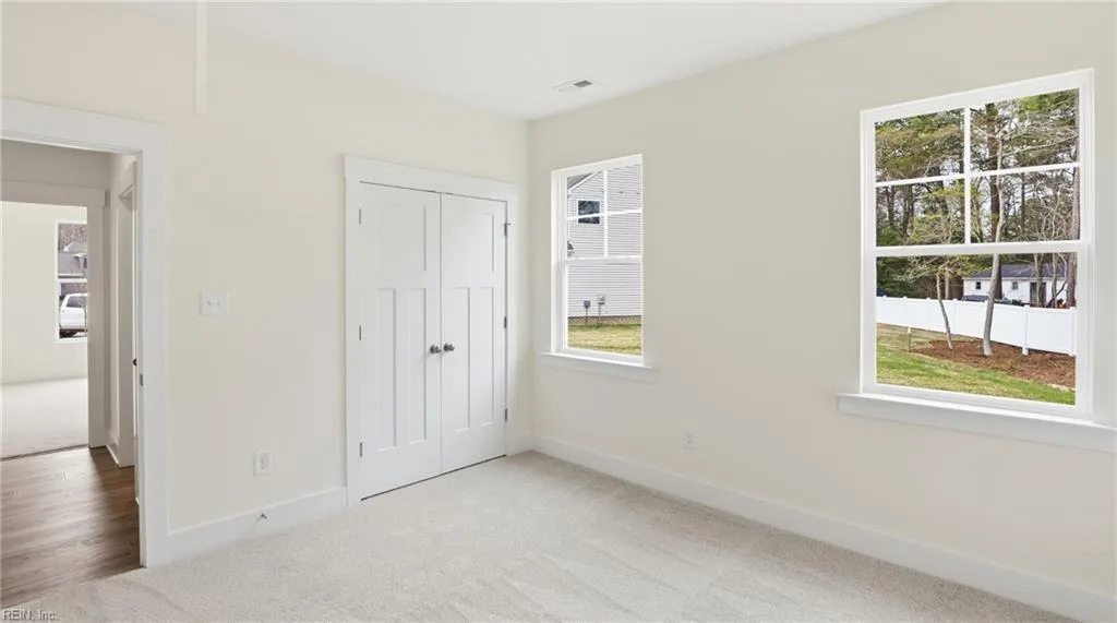 2049 Swiss LN, HAYES VA 23072 thumb 8
