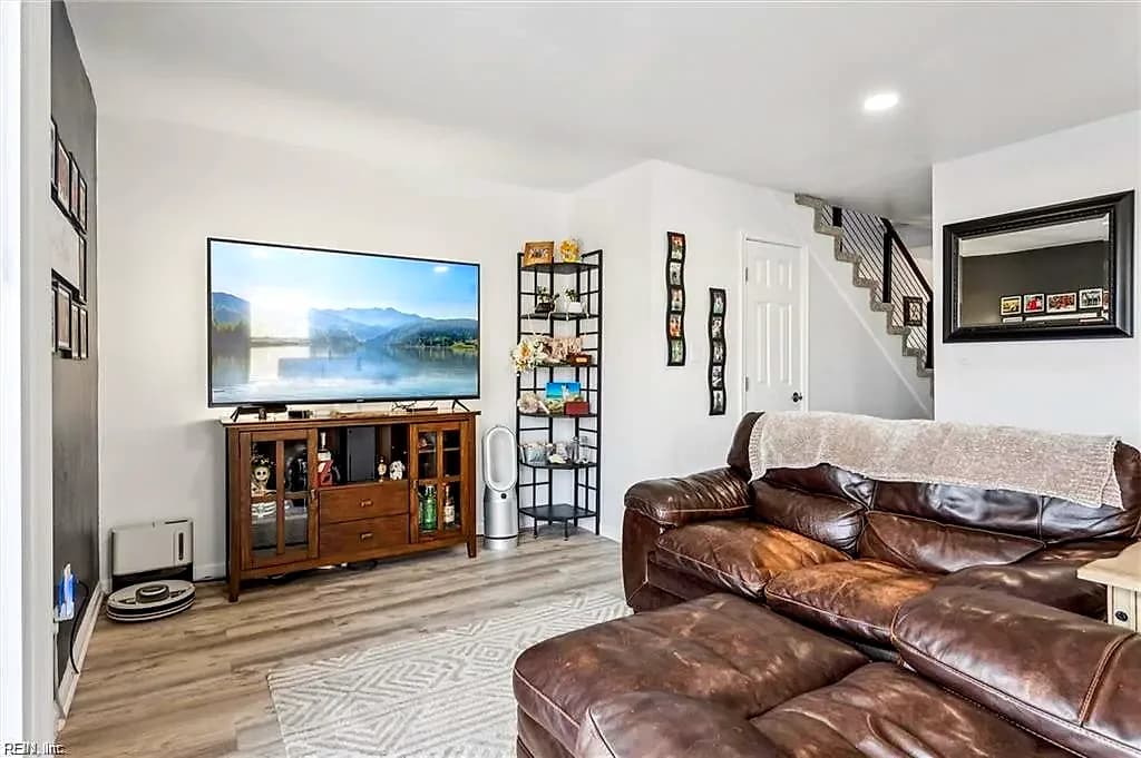 334 N First ST #18, HAMPTON VA 23664 thumb 11
