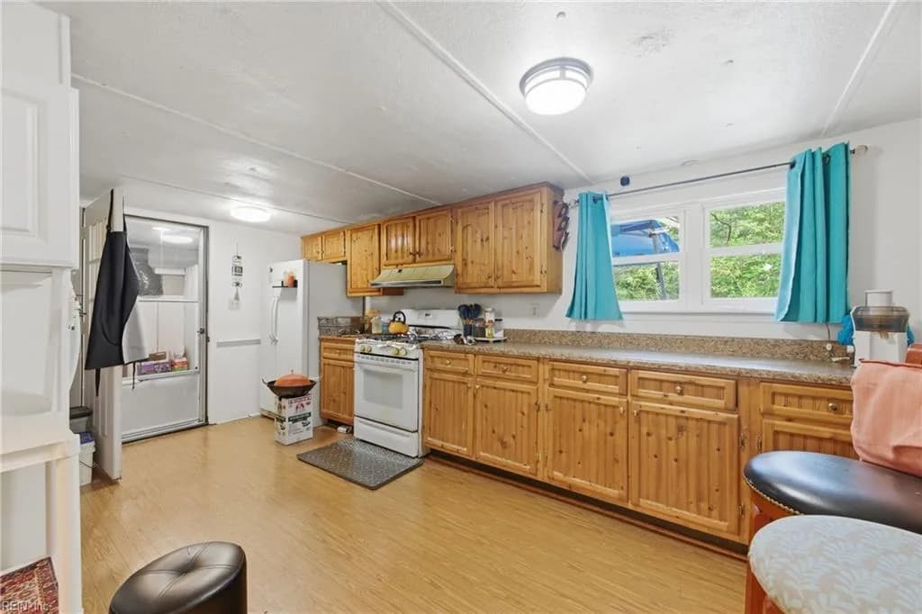 9788 Woods Cross RD, GLOUCESTER VA 23061 thumb 7