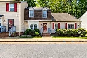 6432 Village Woods CT, GLOUCESTER VA 23061 - Main photo