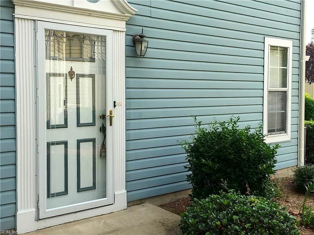 136 Seaside LN, VIRGINIA BEACH VA 23462 - Main photo