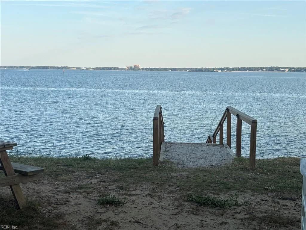 1479 Laurens RD, GLOUCESTERPOINT VA 23062 thumb 12