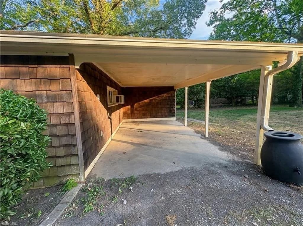 1479 Laurens RD, GLOUCESTERPOINT VA 23062 thumb 7