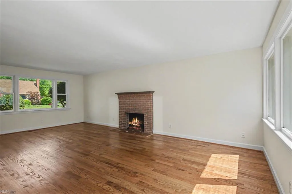 213 Brooke DR, HAMPTON VA 23663 thumb 10