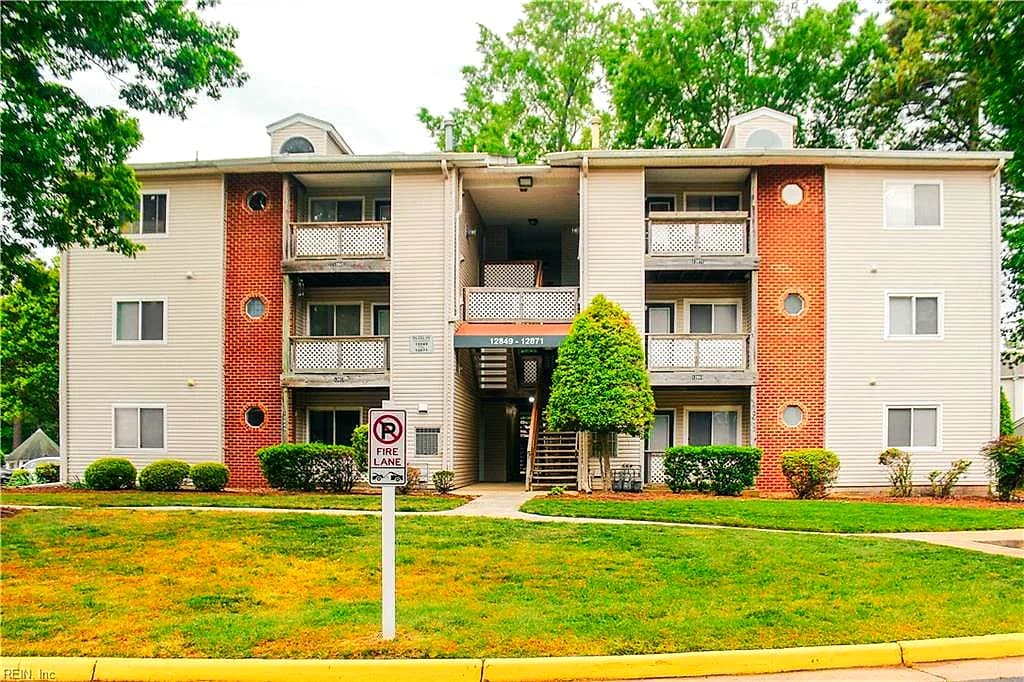12871 Daybreak CIR, NEWPORT NEWS VA 23602 - Main photo