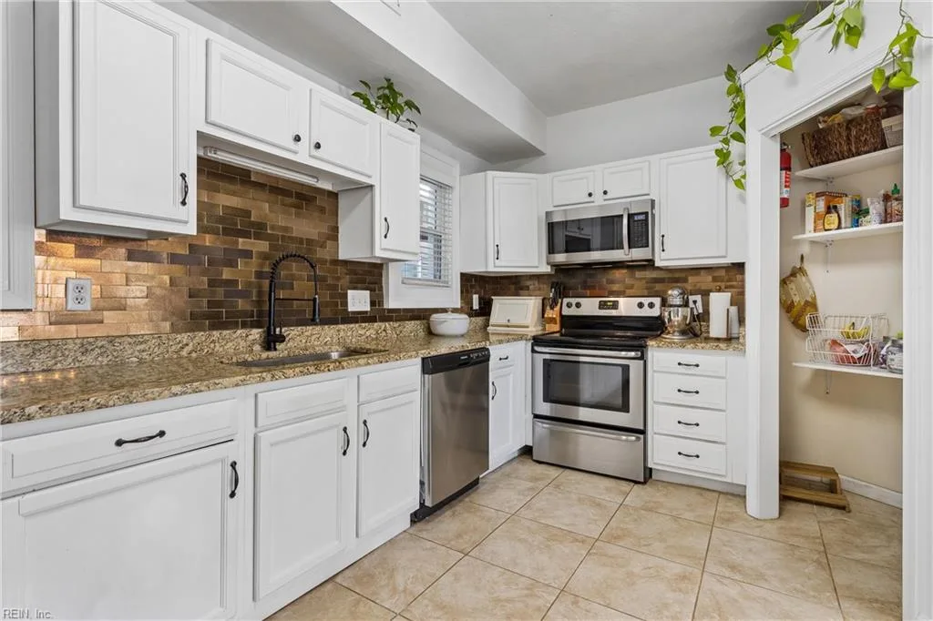 232 W 31st ST, NORFOLK VA 23504 thumb 12
