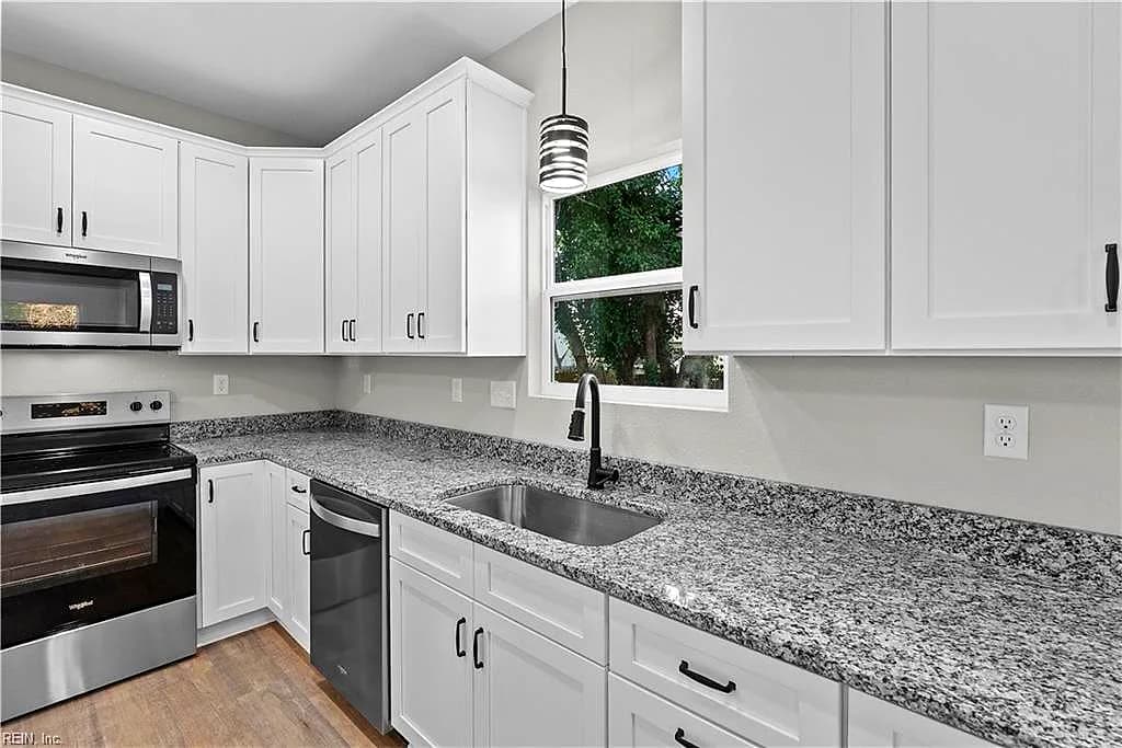 1140 33rd ST, NEWPORTNEWS VA 23607 thumb 11