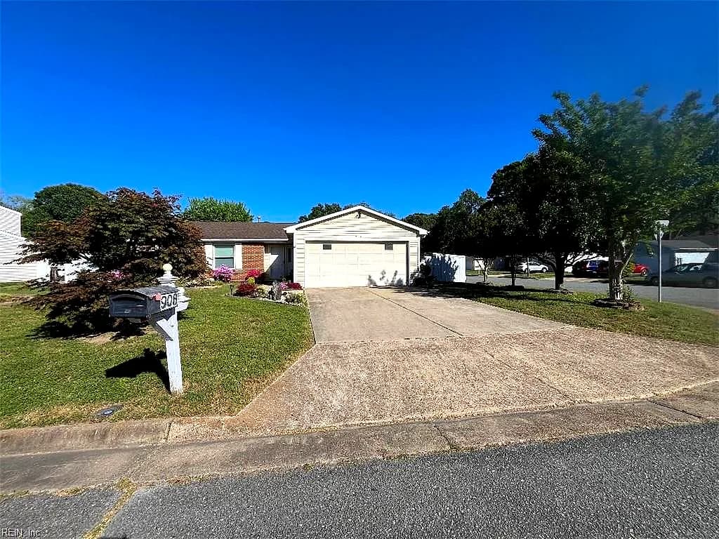 908 Chatsworth DR, NEWPORT NEWS VA 23601 - Main photo