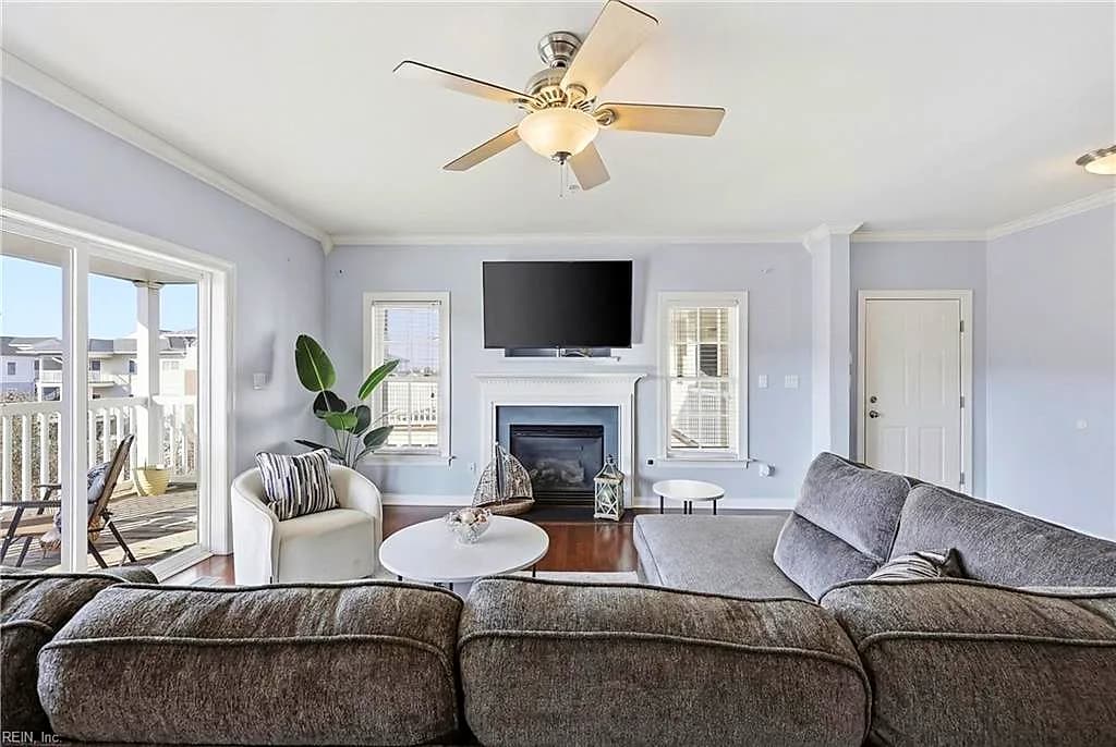 8252 N View BLVD, NORFOLK VA 23518 - Main photo