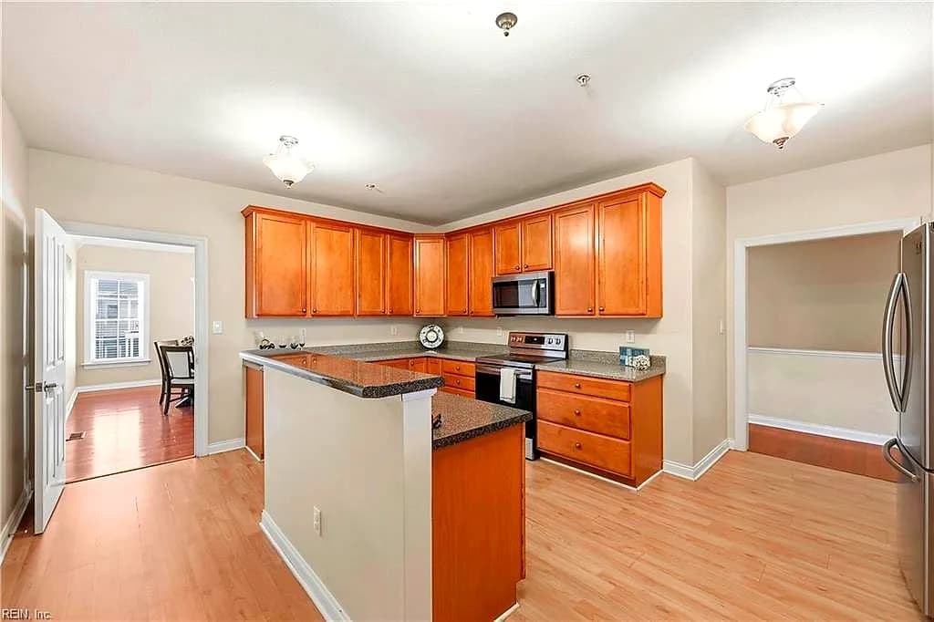 8252 N View BLVD, NORFOLK VA 23518 thumb 10