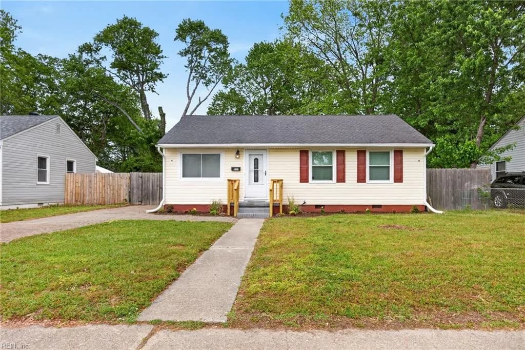 211 Courtney DR, HAMPTON VA 23669 - Main photo