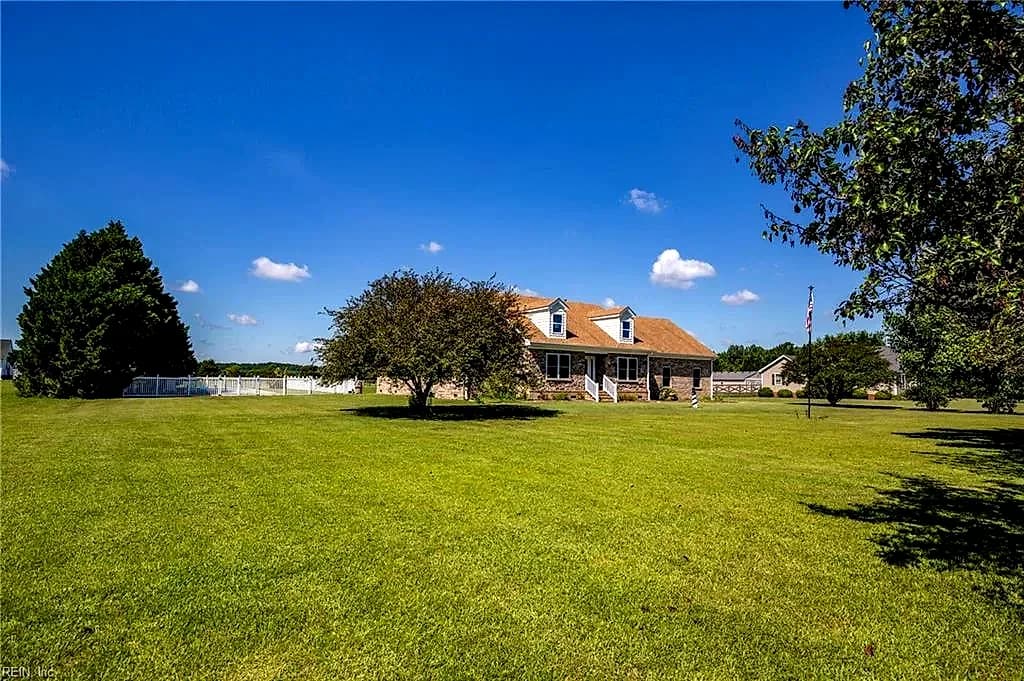 1301 Sanderson RD, CHESAPEAKE VA 23322 - Photo 3