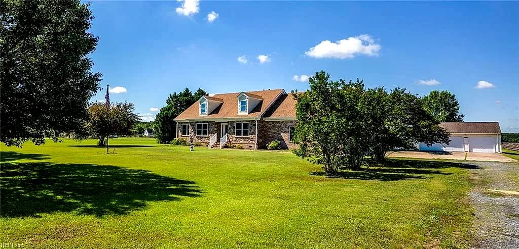 1301 Sanderson RD, CHESAPEAKE VA 23322 - Photo 4
