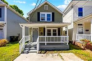 9 Chamberlin AVE W, HAMPTON VA 23666 - Main photo