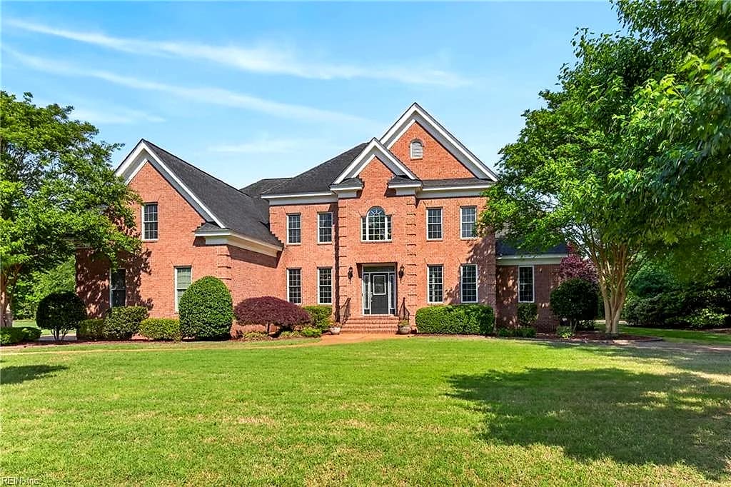 102 Taylor Farm LN, YORKTOWN VA 23693 - Main photo