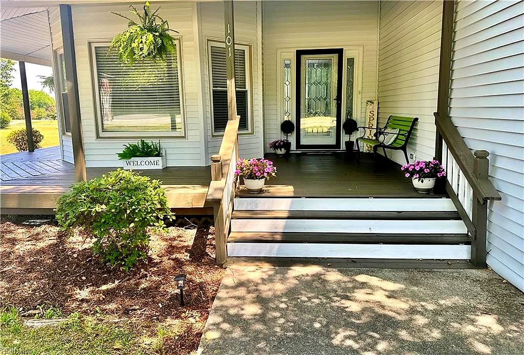 101 Fleetney CIR, SMITHFIELD VA 23430 - Photo 4