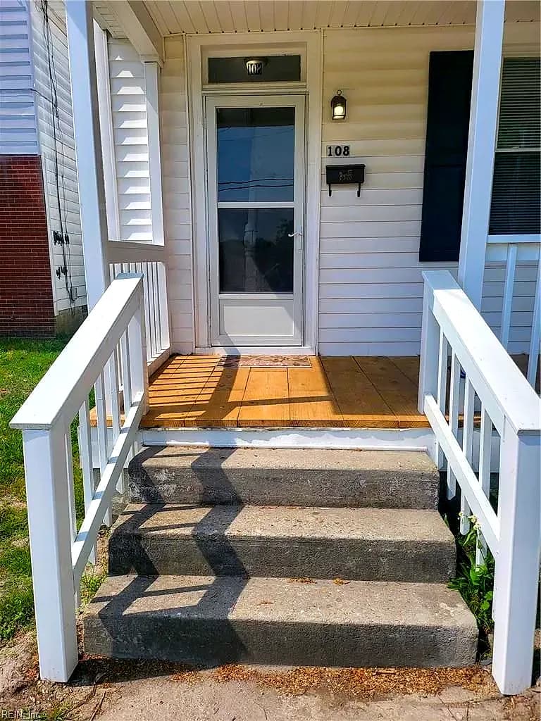 108 E Howard ST, HAMPTON VA 23663 - Photo 5
