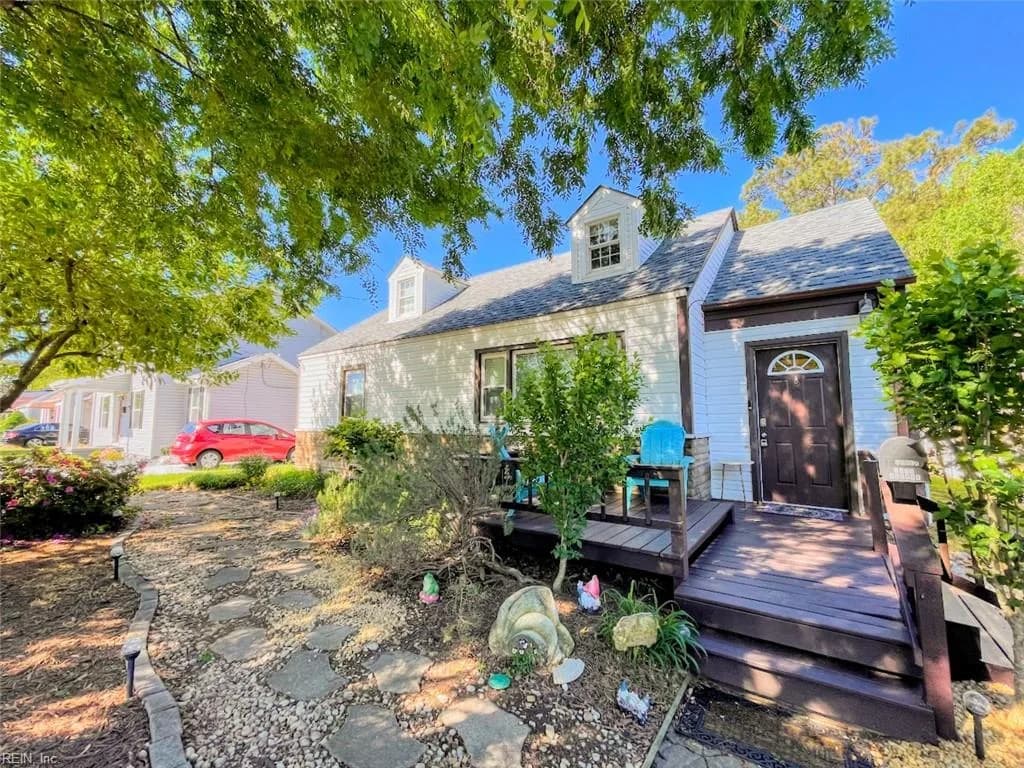8455 Radnor RD, NORFOLK VA 23503 - Photo 2