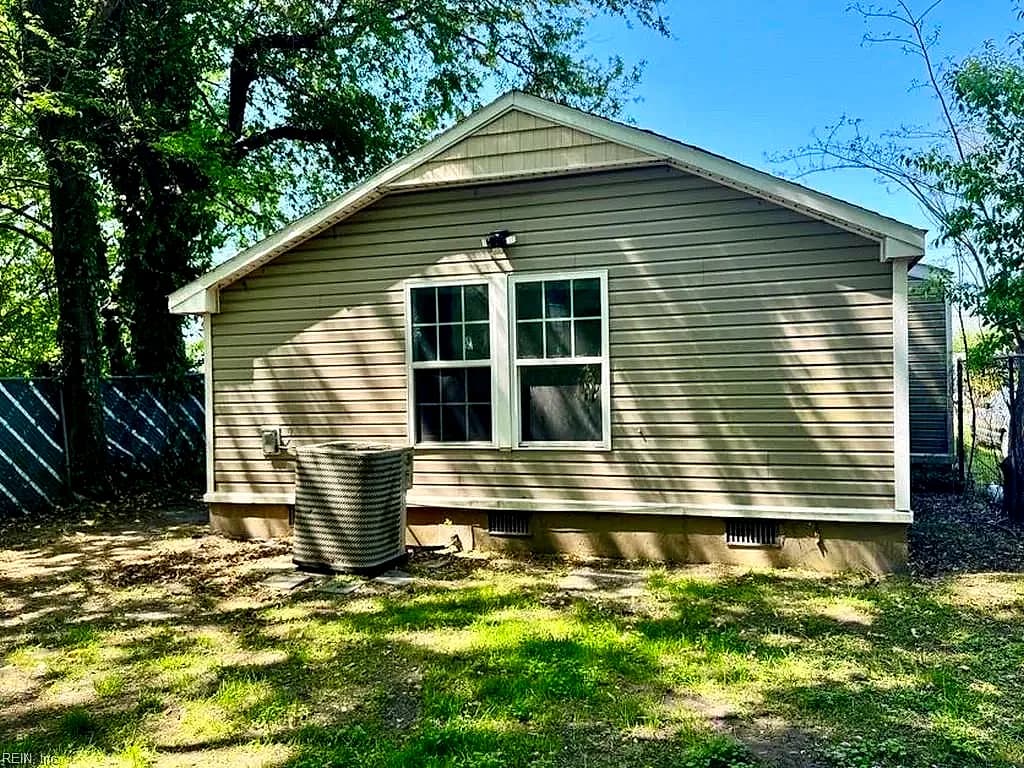 2537 Staunton AVE, PORTSMOUTH VA 23704 - Photo 3