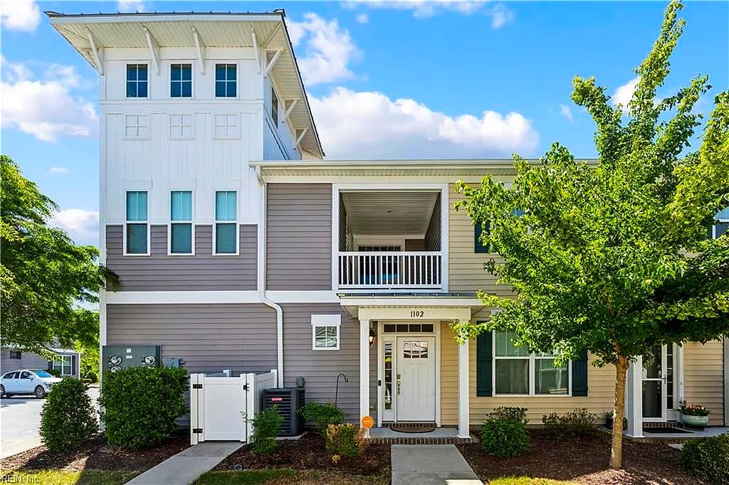 1102 Celia CT, HAMPTON VA 23666 - Main photo